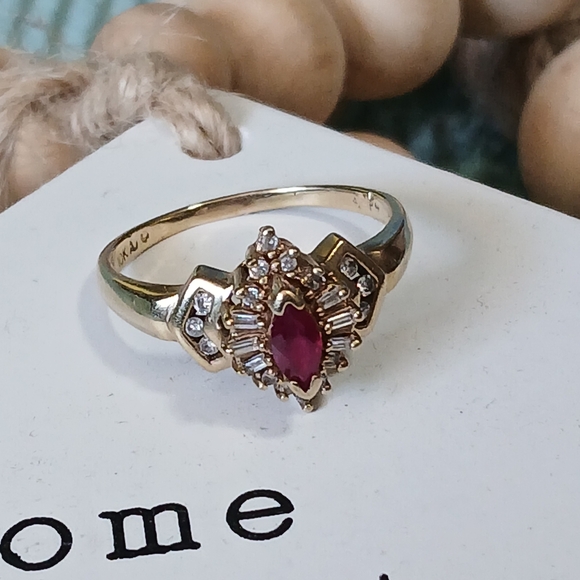 10K Gold and Ruby Gemstone Ring - Picture 8 of 9